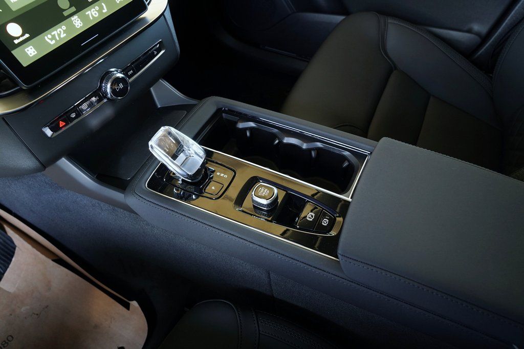 2026 Volvo XC90 Plus - Photo 23