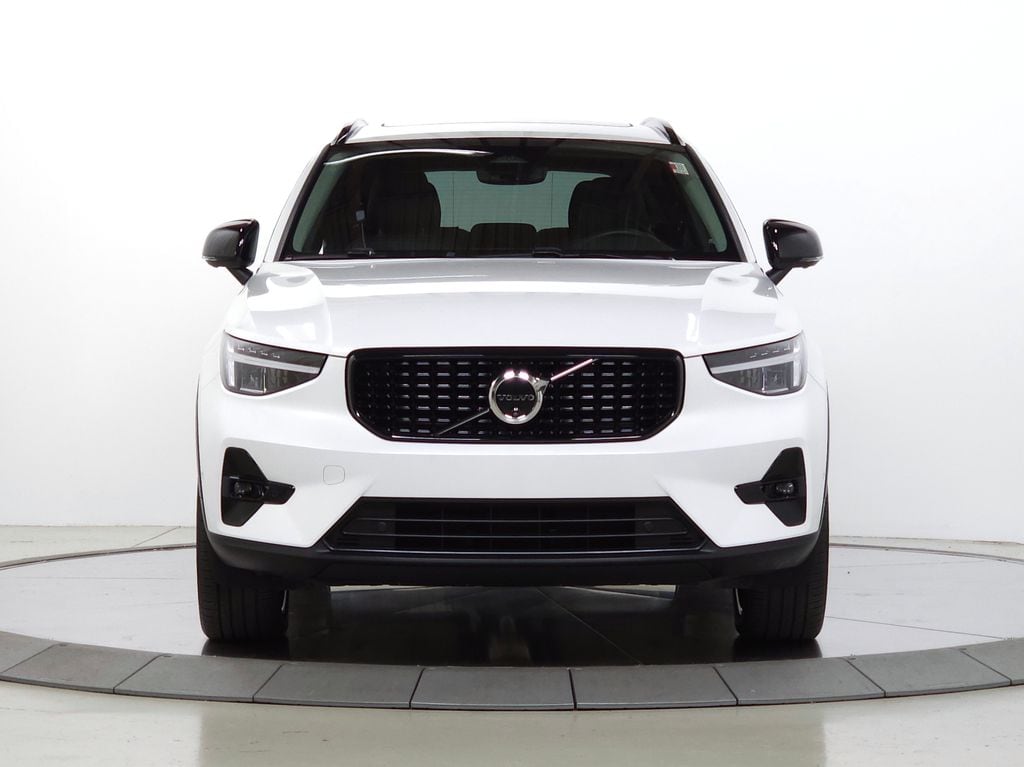 Certified 2024 Volvo XC40 B5 Plus Dark SUV