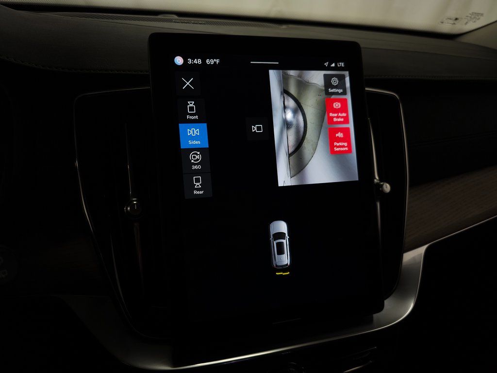 2025 Volvo XC90 Plus - Photo 25