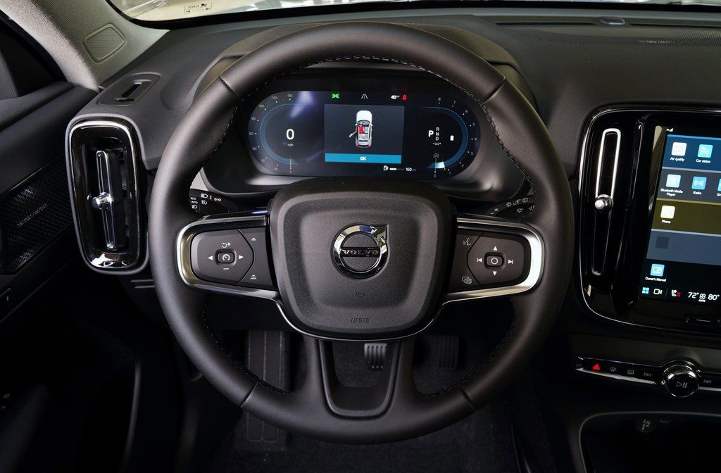 2025 Volvo XC40 Ultra - Photo 14