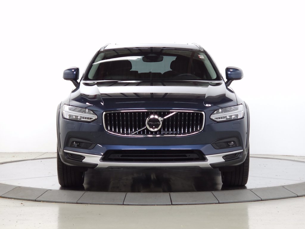 Certified 2025 Volvo V90 Cross Country B6 Ultra Wagon