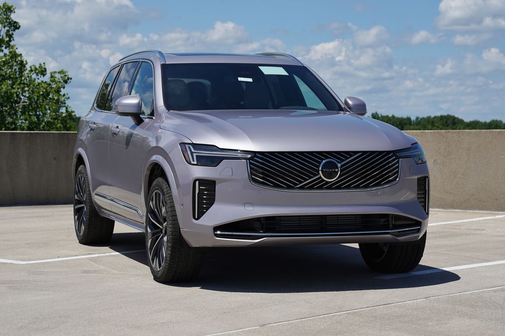 2026 Volvo XC90 plug-in hybrid T8 Plus 7-Seater