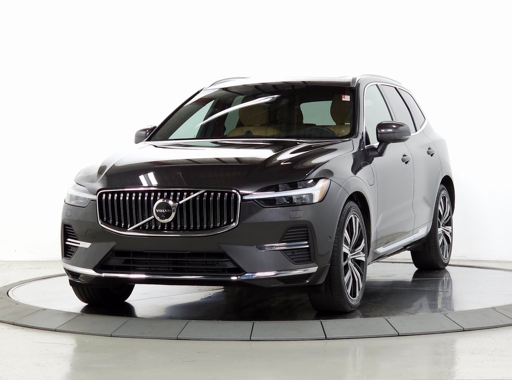 2022 Volvo XC60 Recharge Plug-In Hybrid eAWD Inscription 4