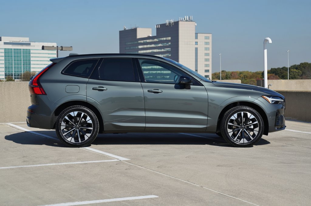 New 2027 Volvo XC60 Plus SUV