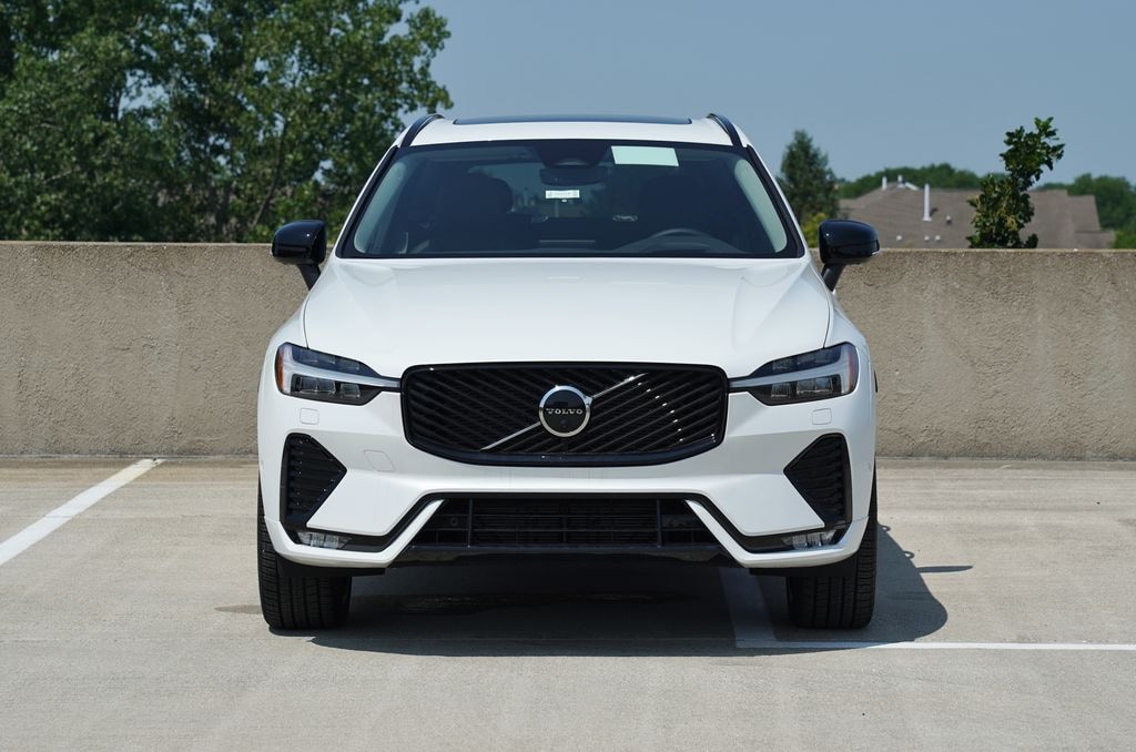 New 2026 Volvo XC60 B5 Ultra SUV