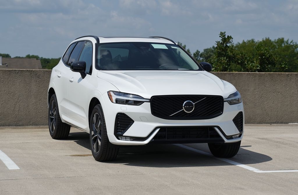 New 2027 Volvo XC60 B5 Core SUV
