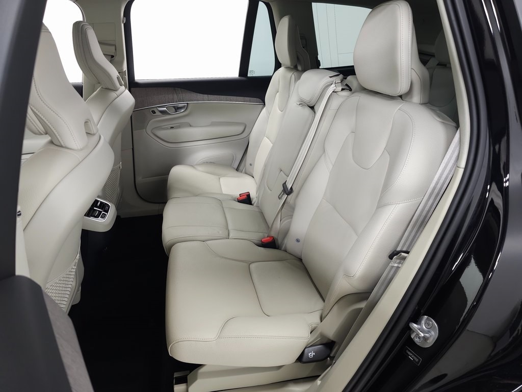 2024 Volvo XC90 B6 Plus Bright 7-Seater 32