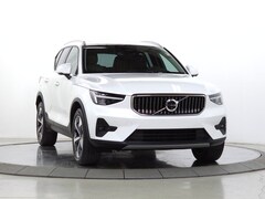 Used 2025 Volvo XC40 B5 Plus Bright Theme SUV YV4L12UE6S2588079 for Sale in Schaumburg, IL at Patrick Volvo Cars