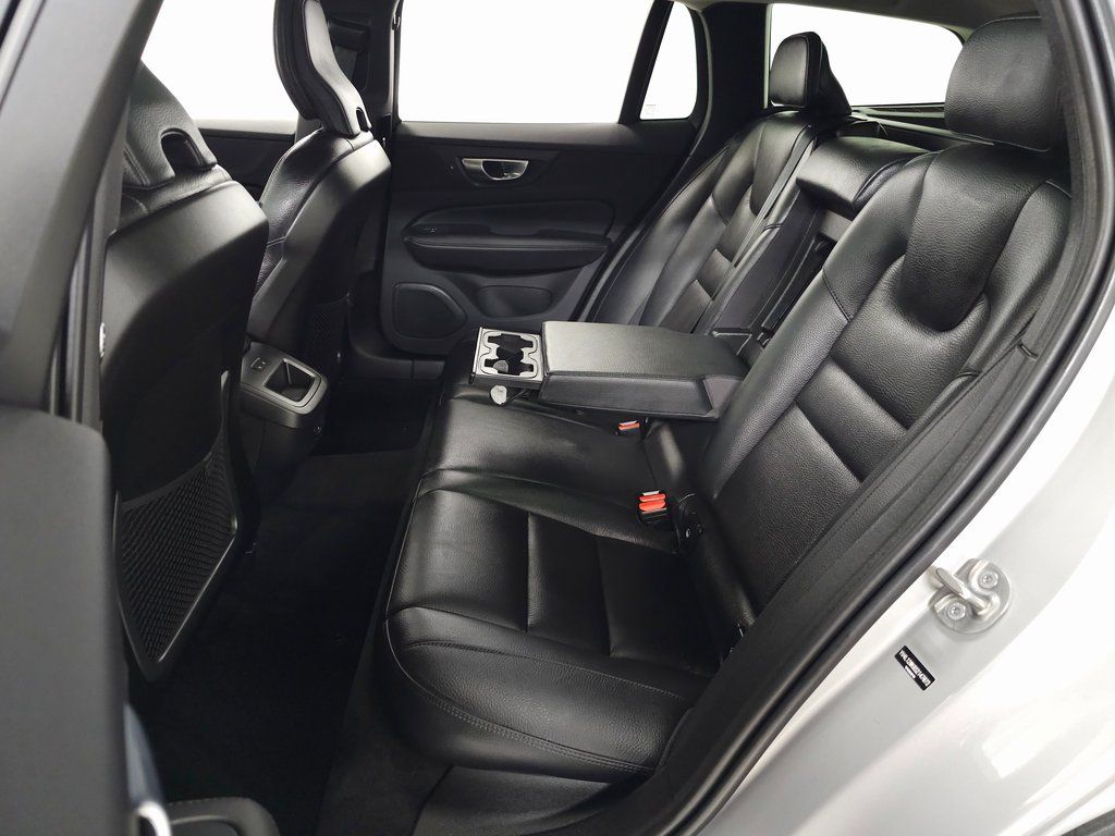 2025 Volvo V60 Cross Country Plus - Photo 29