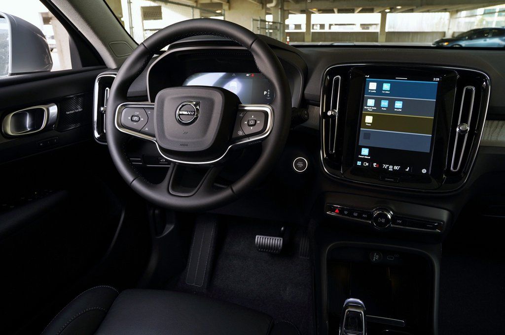 2025 Volvo XC40 Ultra - Photo 13