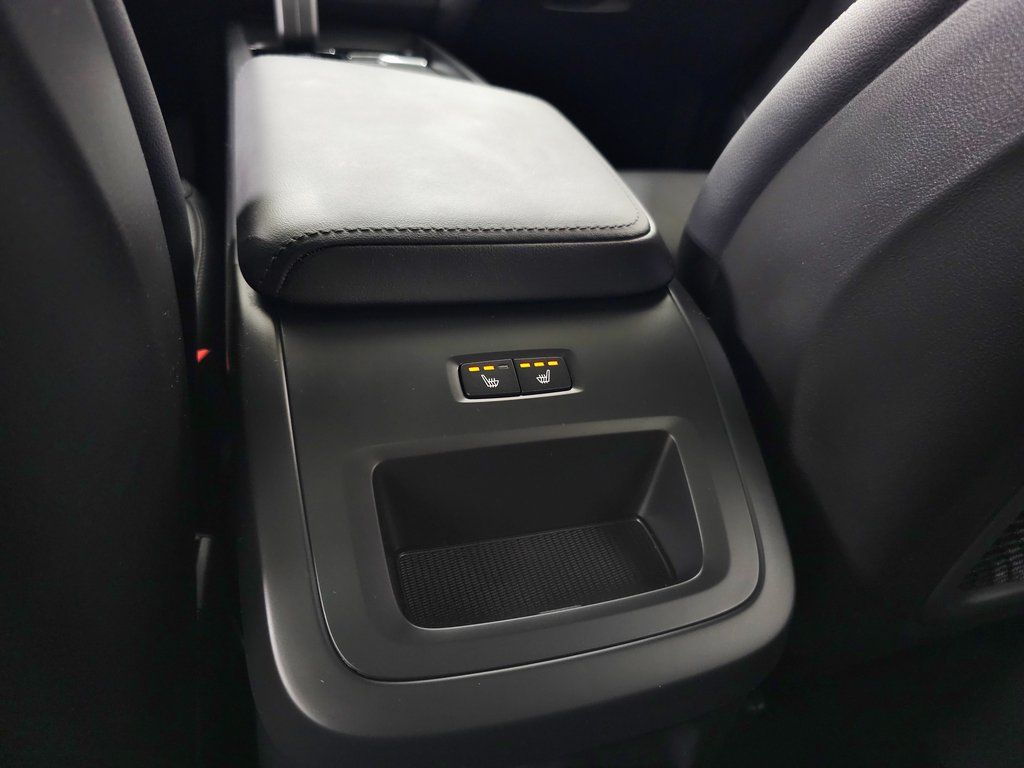 2025 Volvo XC60 Core - Photo 27