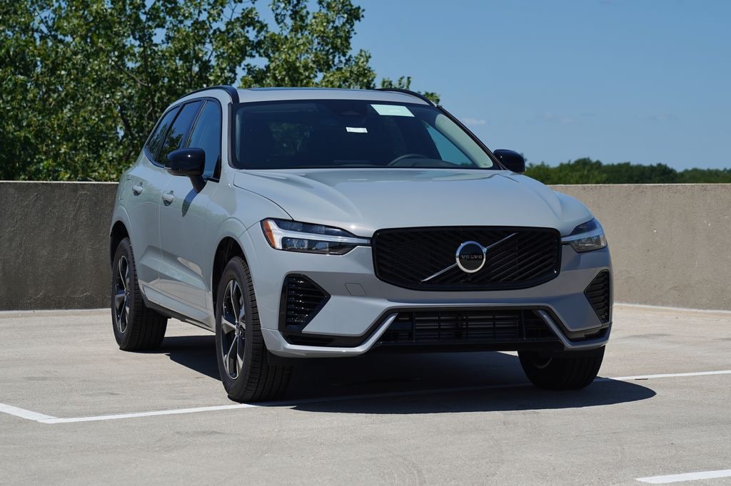 New 2026 Volvo XC60 plug-in hybrid T8 Core SUV