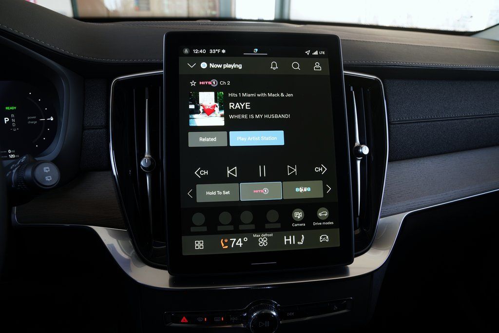 2026 Volvo XC90 Plus - Photo 14