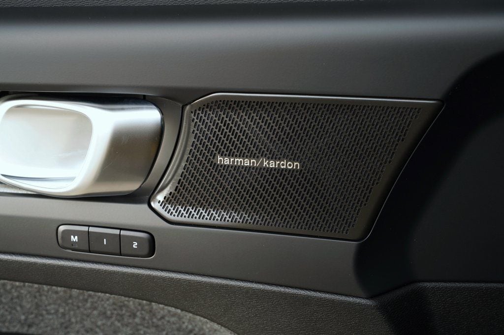 2025 Volvo XC40 Ultra - Photo 9