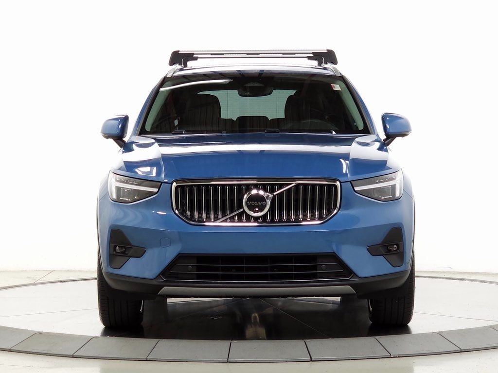 2023 Volvo XC40 B5 AWD Ultimate Bright 2