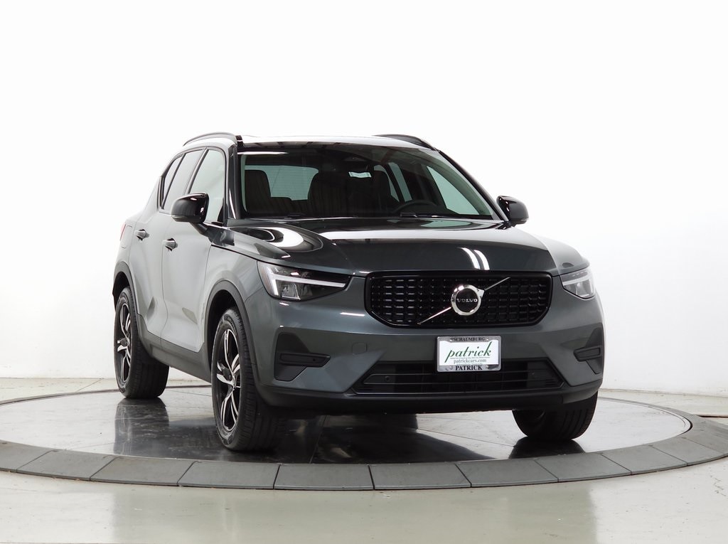 2026 Volvo XC40 Core