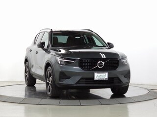 2026 Volvo XC40 B5 Core SUV