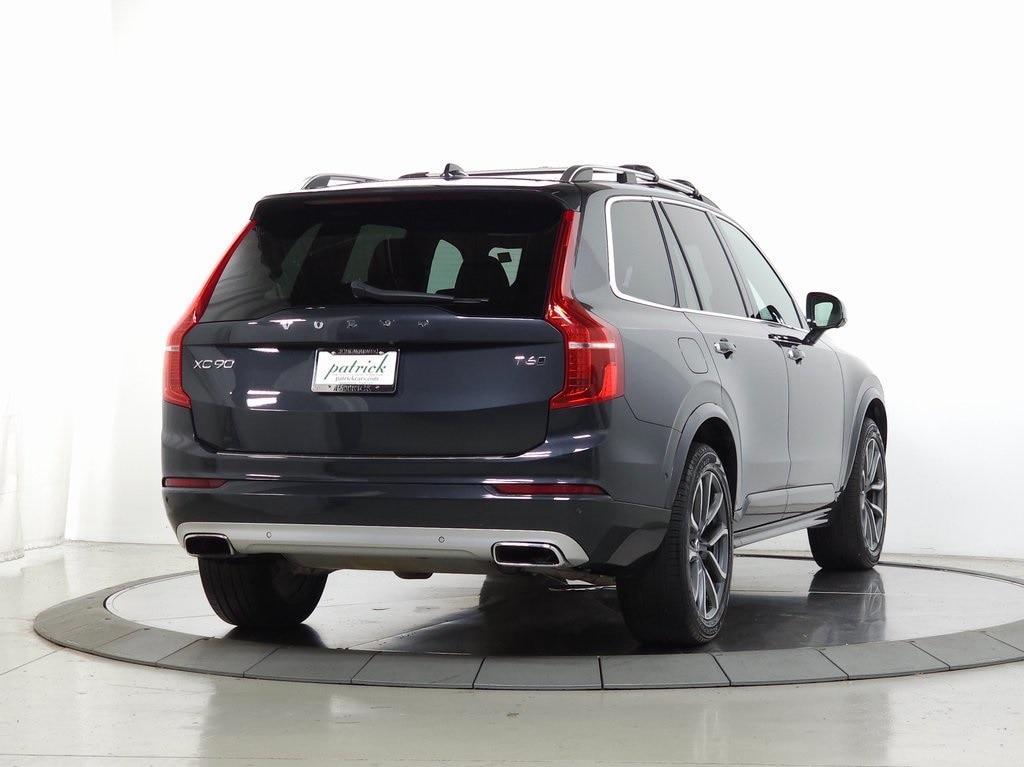 2017 Volvo XC90 T6 AWD Momentum 10