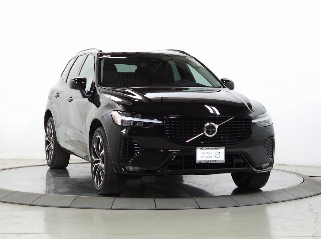 2023 Volvo XC60 Plus's photo