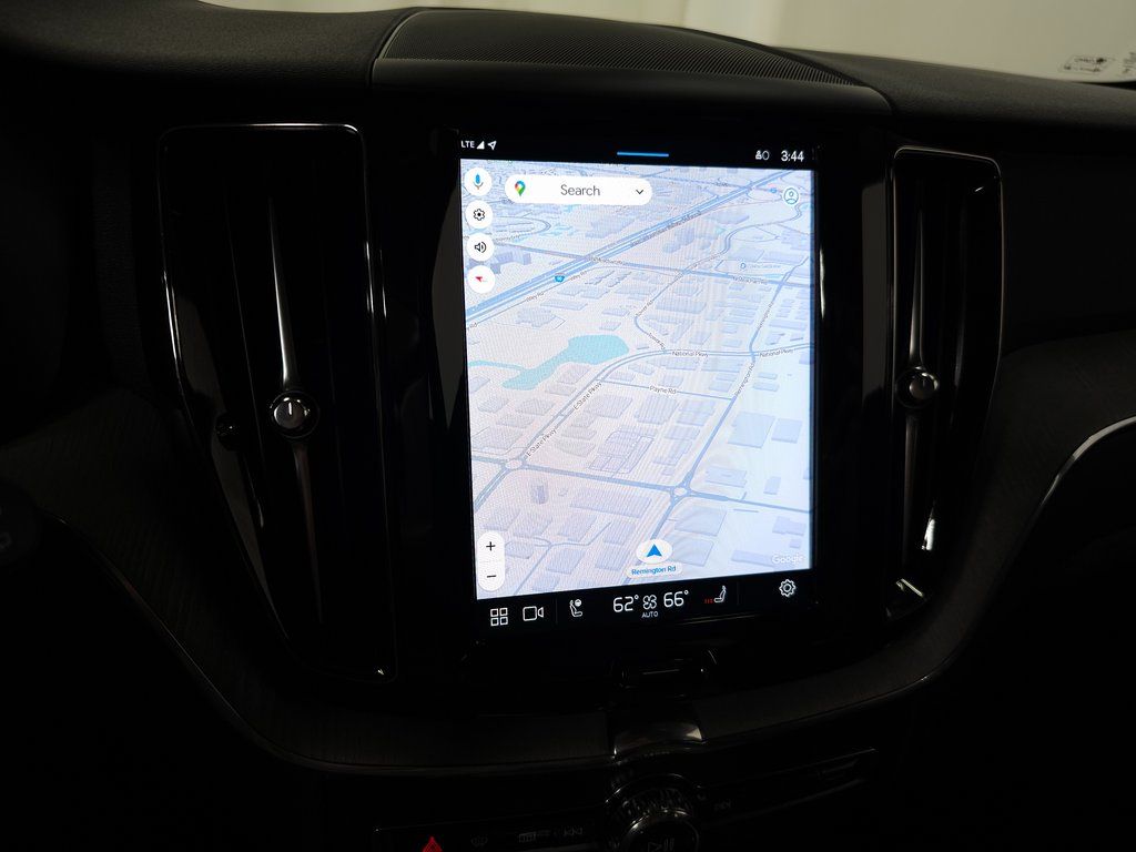 2025 Volvo XC60 Plus - Photo 20