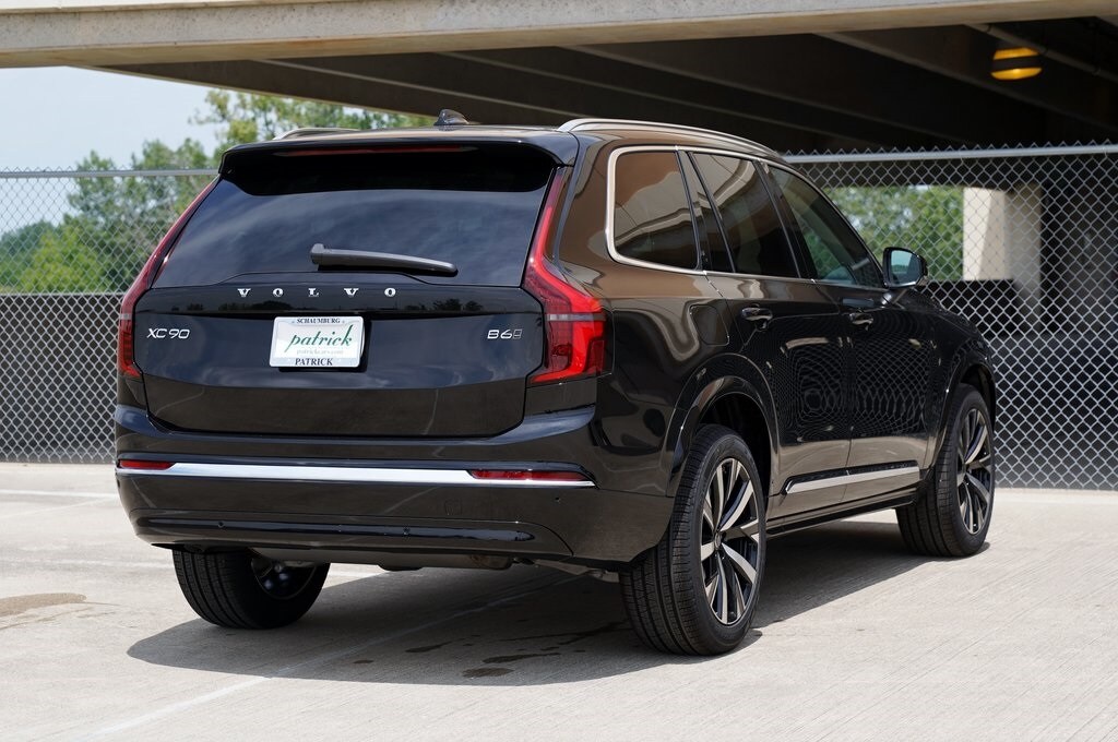 2026 Volvo XC90 Core photo 2