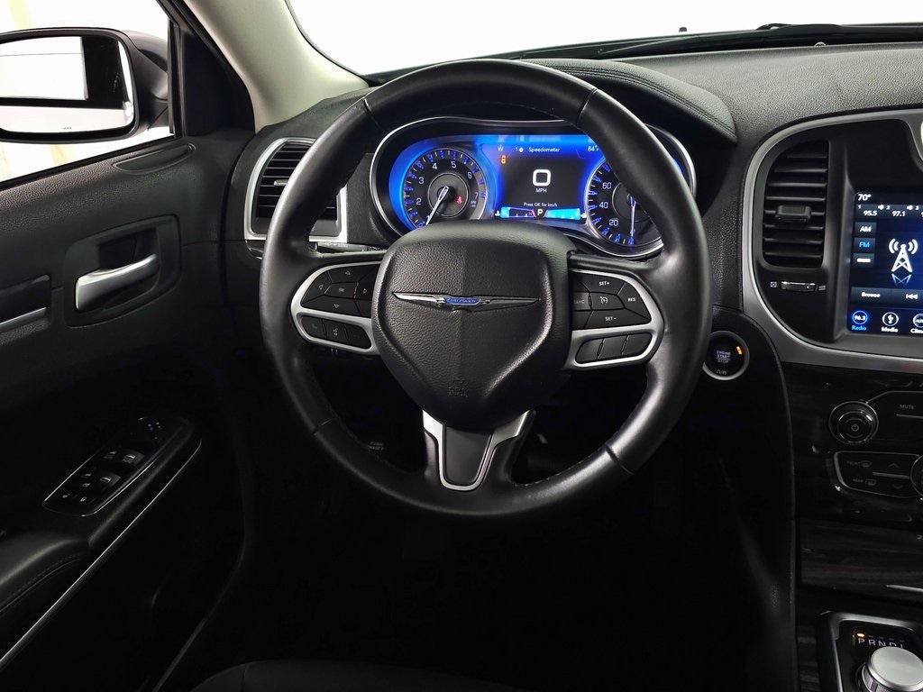 2019 Chrysler 300 Touring 15