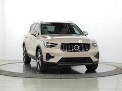2025 Volvo XC40 B5 Plus Bright Theme SUV for Sale in Schaumburg, IL at Patrick Volvo Cars