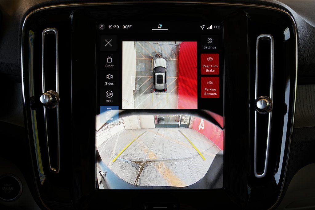 2026 Volvo XC40 Plus - Photo 16
