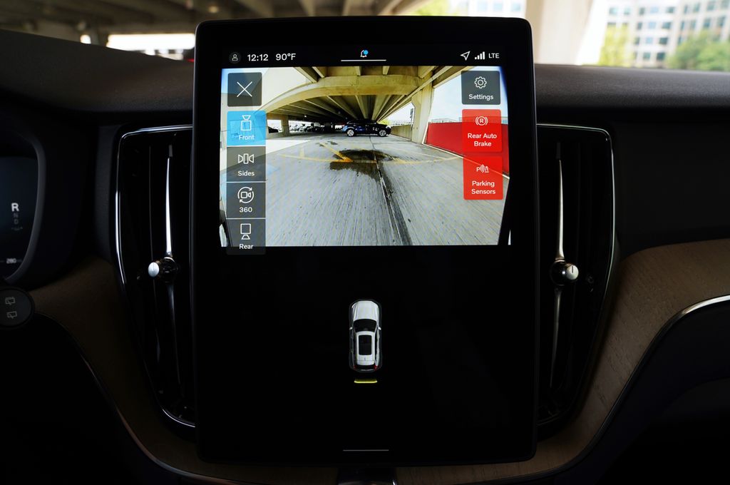2026 Volvo XC60 Plus - Photo 20
