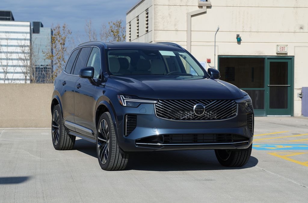 New 2026 Volvo XC90 plug-in hybrid T8 Ultra 7-Seater SUV