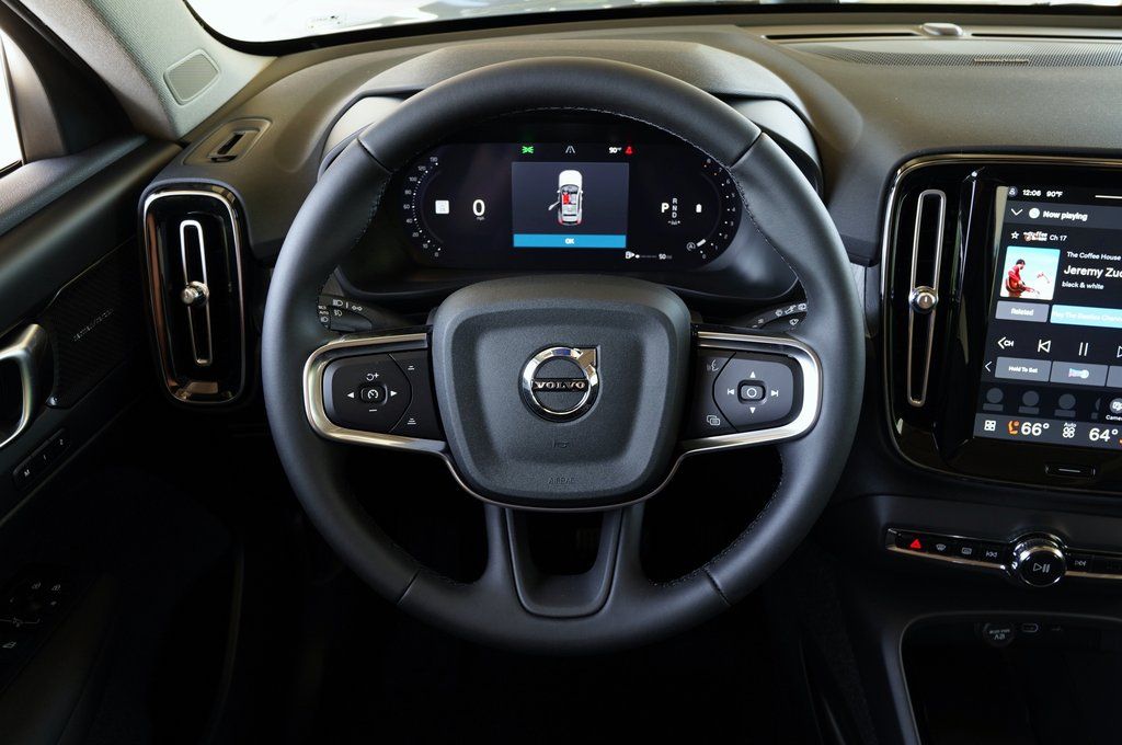 2026 Volvo XC40 Ultra - Photo 14