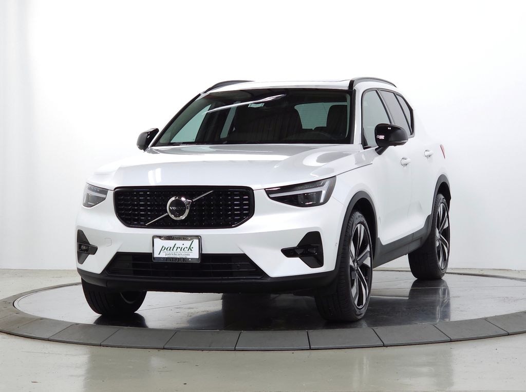 New 2026 Volvo XC40 B5 Ultra SUV