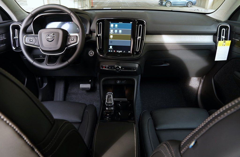 2025 Volvo XC40 Ultra - Photo 7