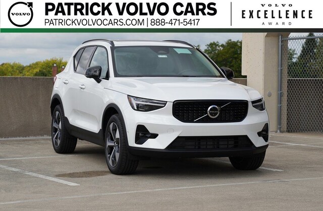 2026 Volvo XC40 B5 Plus AWD SUV