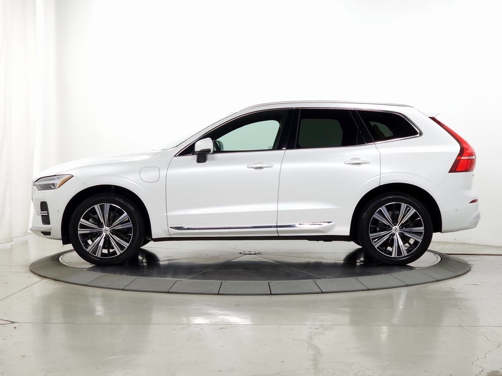 2022 Volvo XC60 Recharge Plug-In Hybrid eAWD Inscription 4