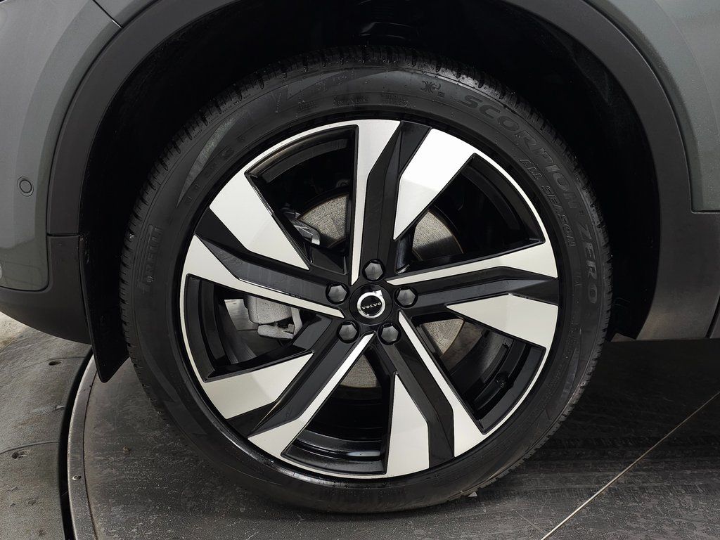 2026 Volvo XC40 Ultra - Photo 8