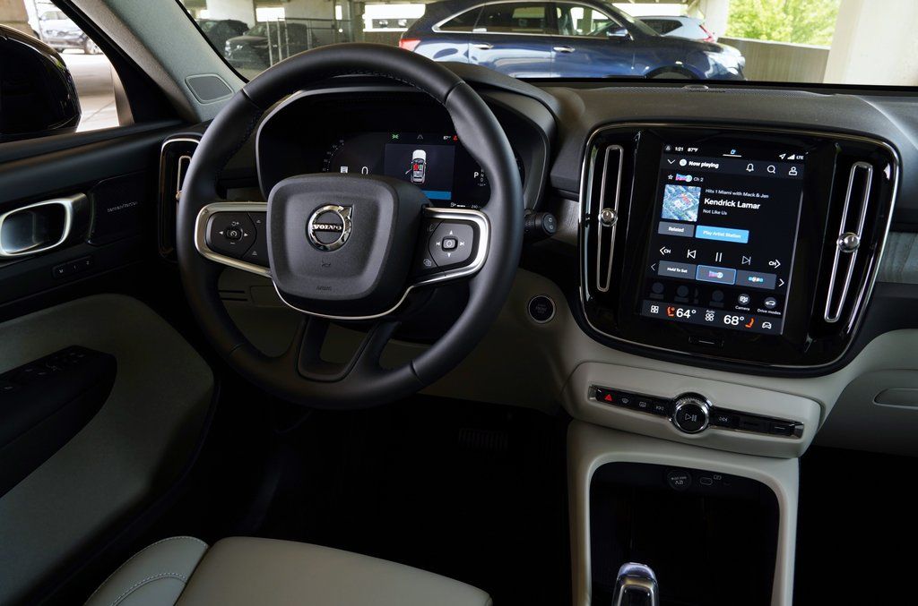 2026 Volvo XC40 Ultra - Photo 12
