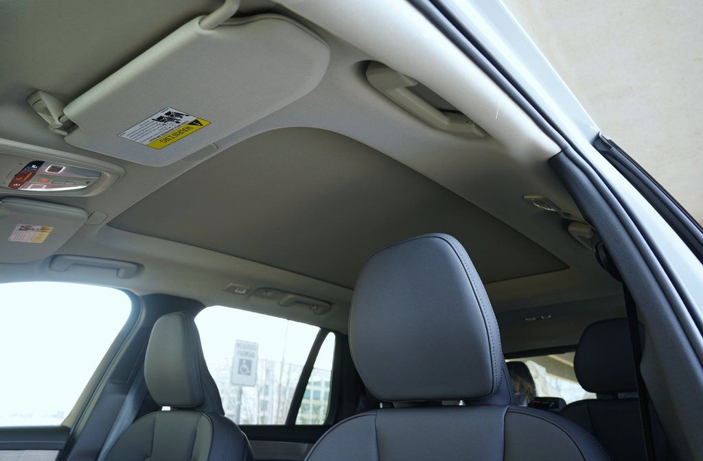 2026 Volvo XC90 Plus - Photo 11