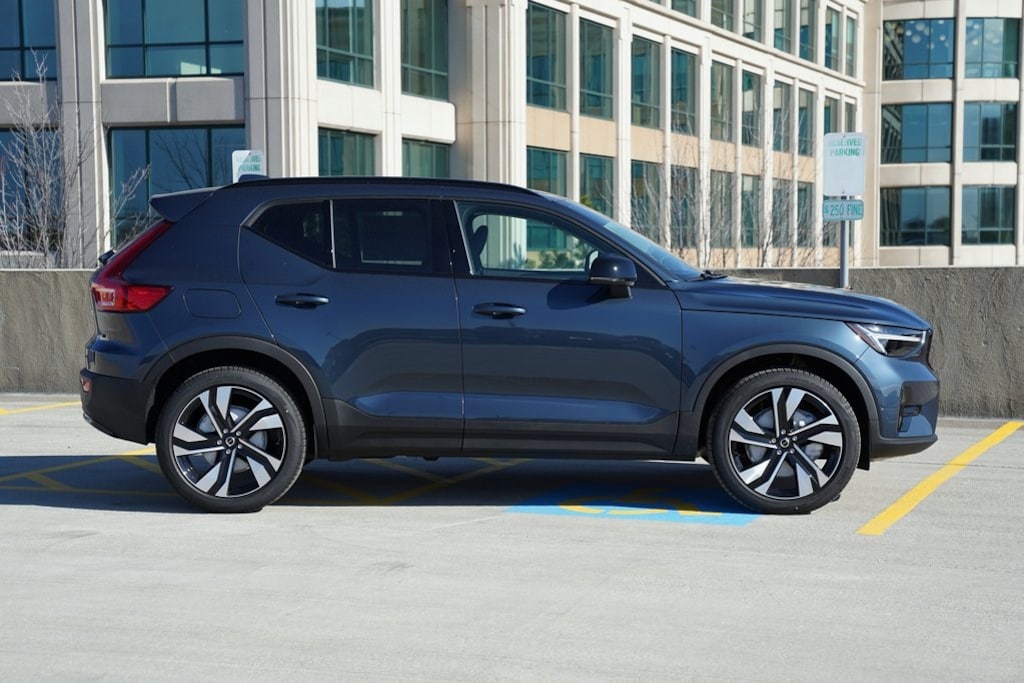 New 2026 Volvo XC40 B5 Plus SUV