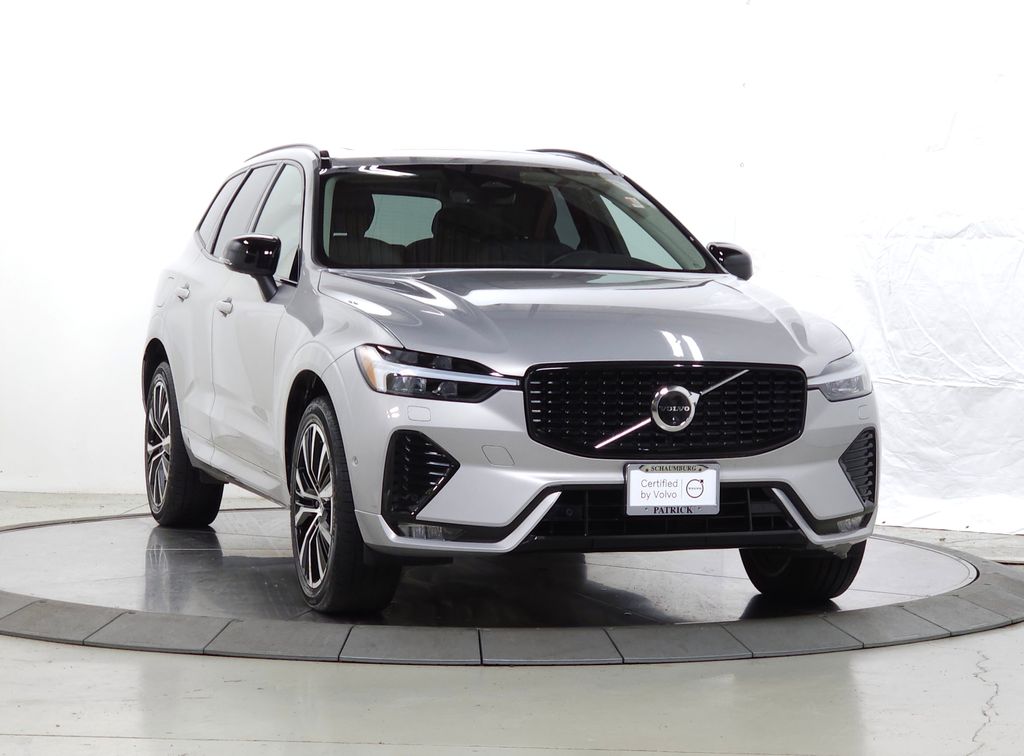 2025 Volvo XC60 B5 Plus Dark AWD's photo
