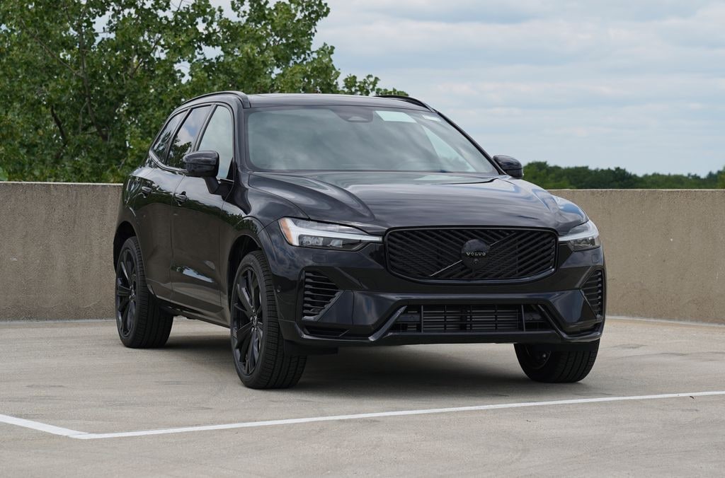 New 2026 Volvo XC60 plug-in hybrid T8 Ultra Black Edition SUV
