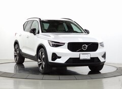 Used 2023 Volvo XC40 B5 AWD Ultimate Dark SUV YV4L12UX6P2983095 for Sale in Schaumburg, IL at Patrick Volvo Cars