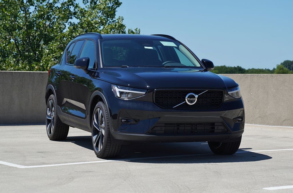 New 2026 Volvo XC40 B5 Plus SUV