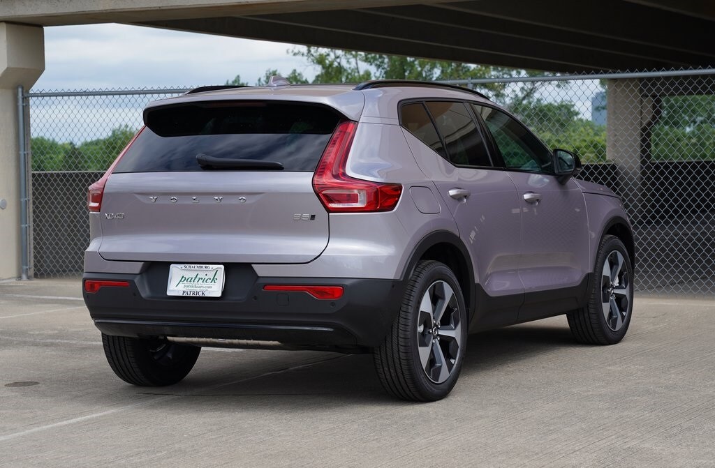 2026 Volvo XC40 Plus photo 3