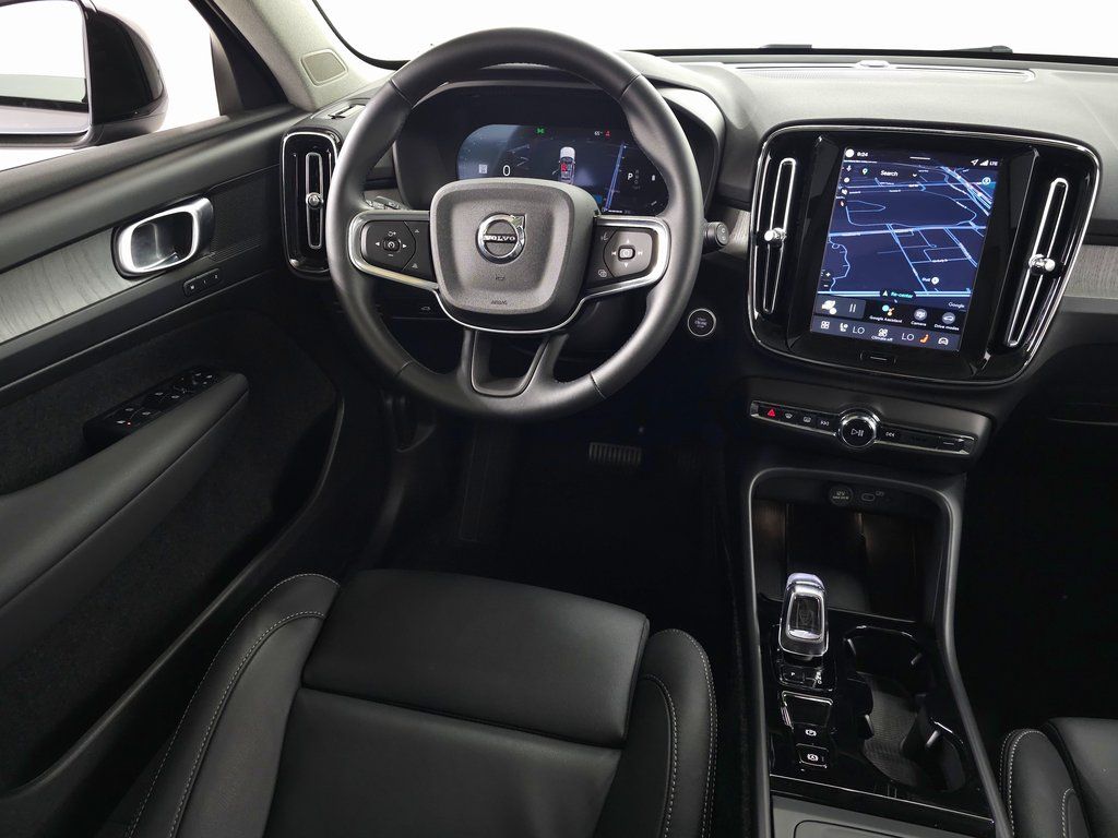 2026 Volvo XC40 Plus - Photo 14