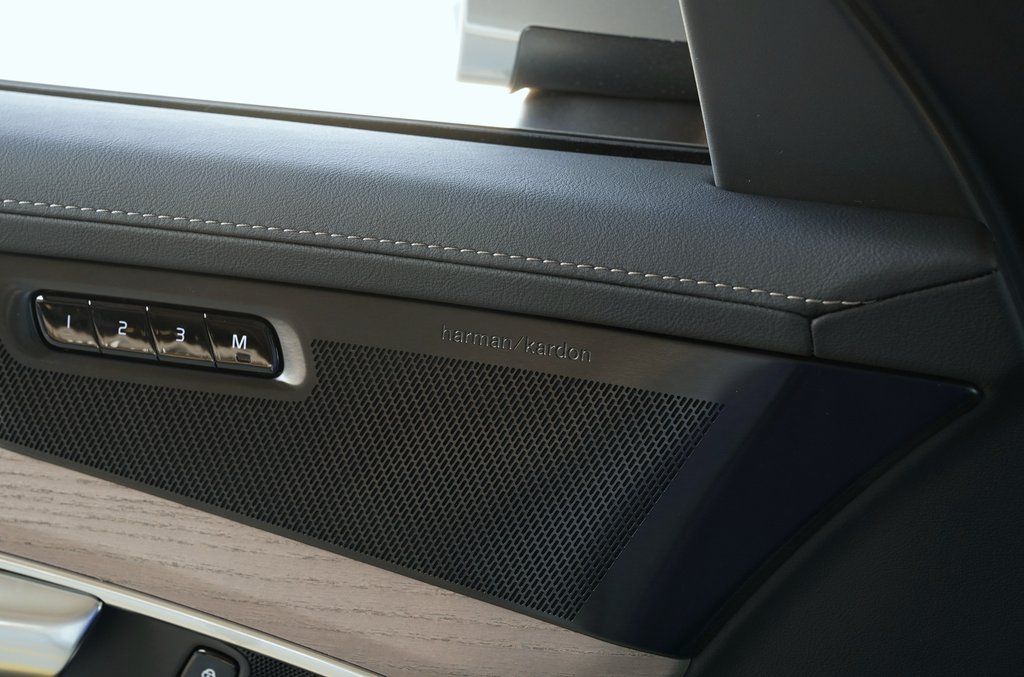 2026 Volvo XC90 Plus - Photo 9