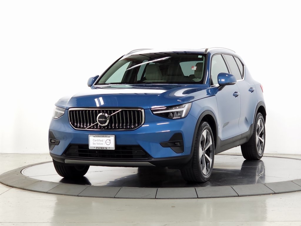 2023 Volvo XC40 B5 AWD Plus Bright 3