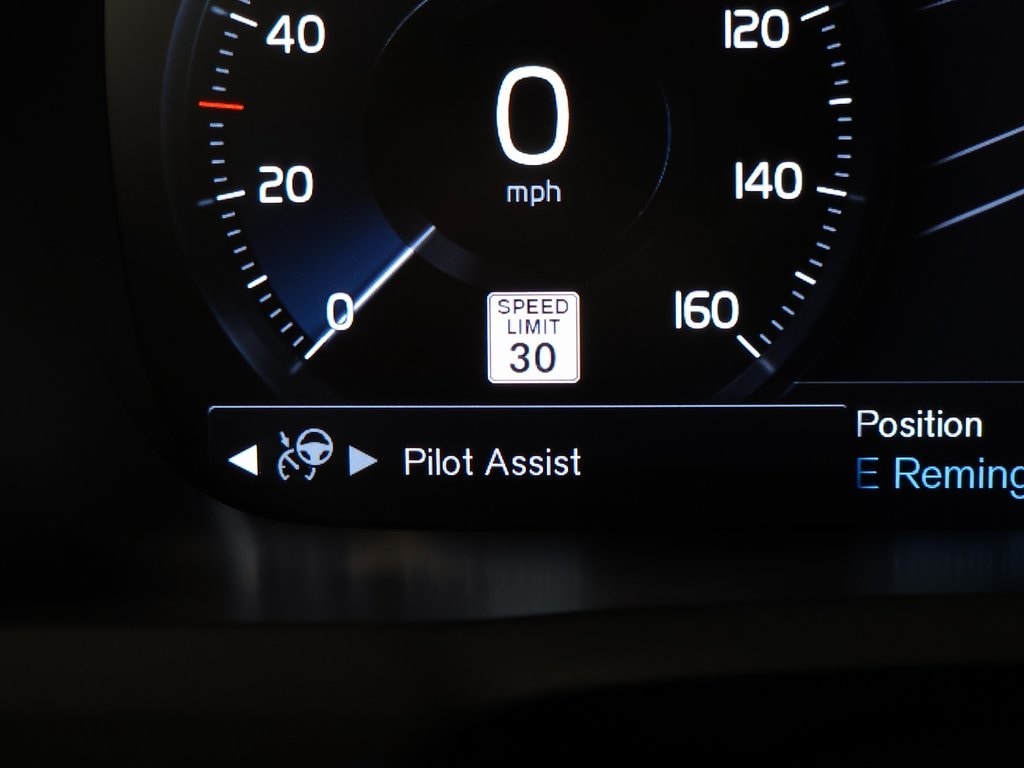 2022 Volvo XC90 T6 AWD Momentum 7 Seater 25