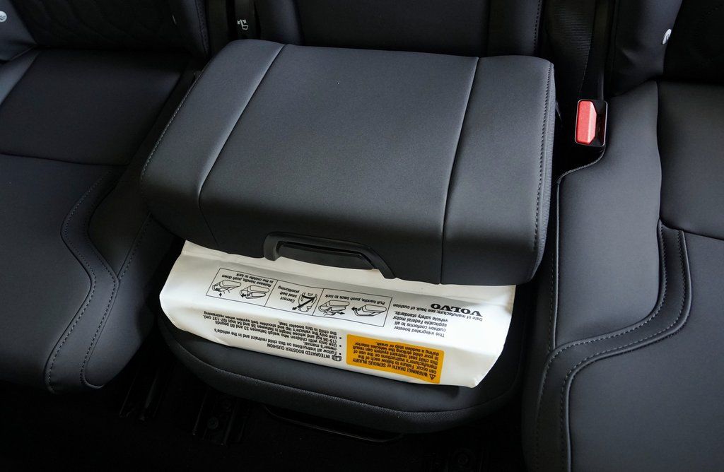 2026 Volvo XC90 Plus - Photo 26