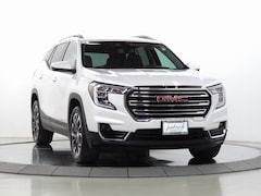 2022 GMC Terrain SLT SUV for Sale in Schaumburg, IL at Patrick Volvo Cars